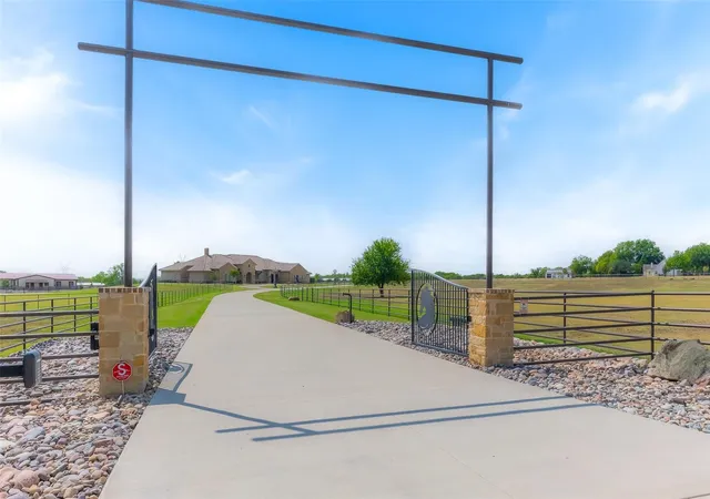 Photo 3 of Mansion for sale at 5825 County Road 173, Celina, TX 75009 | MLS# 21276872 | Listing updated on 2026-09-12