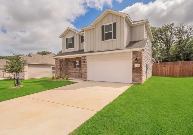 Photo 1 of Sale Pending at 121 Kylie St, Cleburne, TX 76031 | MLS# 21286668 | Listing updated on 2026-08-31