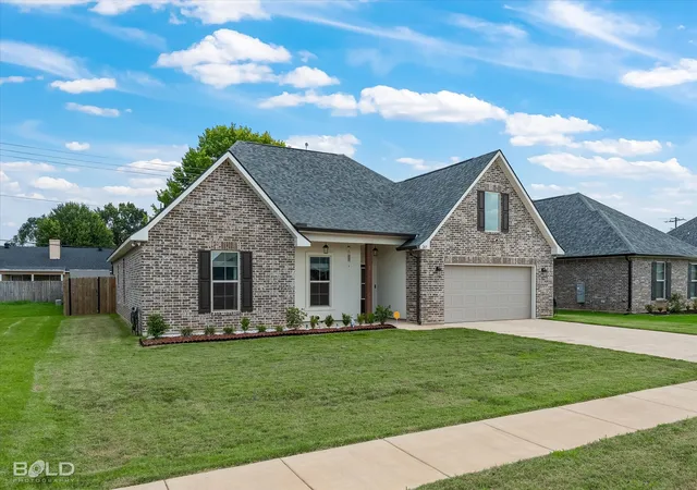 Photo 3 of Sale Pending at 269 St Edmunds Wy, Bossier City, LA 71111 | MLS# 21286802 | Listing updated on 2026-08-02