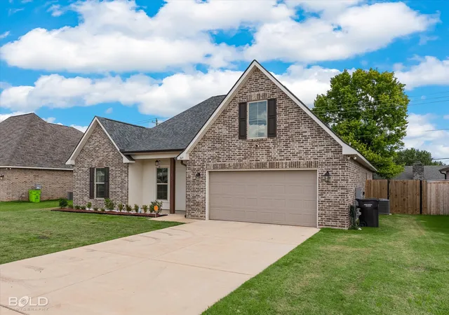 Photo 3 of Sale Pending at 269 St Edmunds Wy, Bossier City, LA 71111 | MLS# 21286802 | Listing updated on 2026-08-02