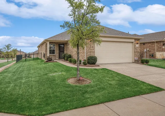 Photo 1 of Single family home for sale at 1898 Beachside Dr, Frisco, TX 75036 | MLS# 21258549 | Listing updated on 2026-09-12