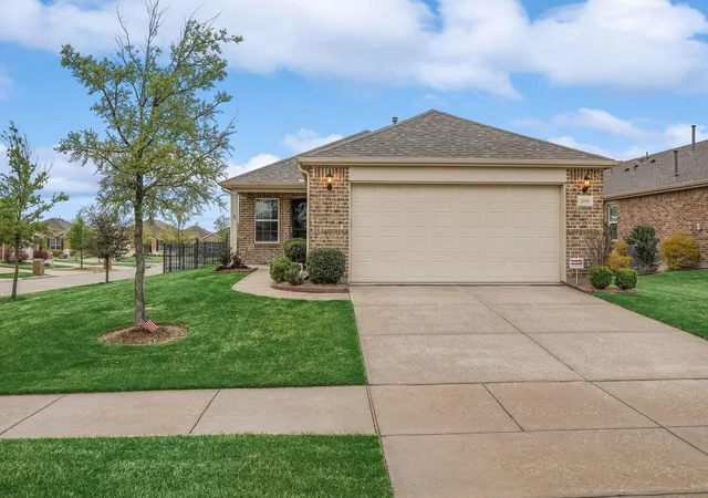 Photo 2 of Single family home for sale at 1898 Beachside Dr, Frisco, TX 75036 | MLS# 21258549 | Listing updated on 2026-09-12