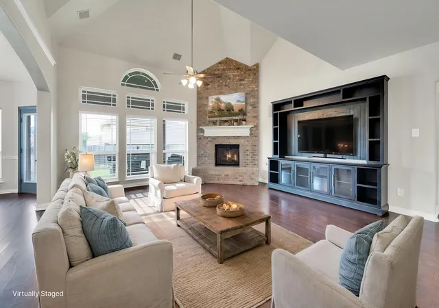 Photo 4 of Single family home for sale at 1611 Montelena Ave, Kennedale, TX 76060 | MLS# 21286534 | Listing updated on 2026-09-30