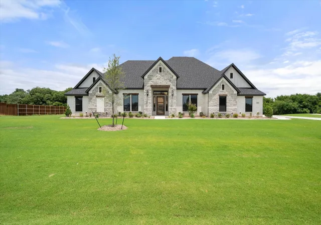 Photo 2 of Single family home for sale at 6610 Waggoner Wy, Midlothian, TX 76065 | MLS# 21285459 | Listing updated on 2026-09-12