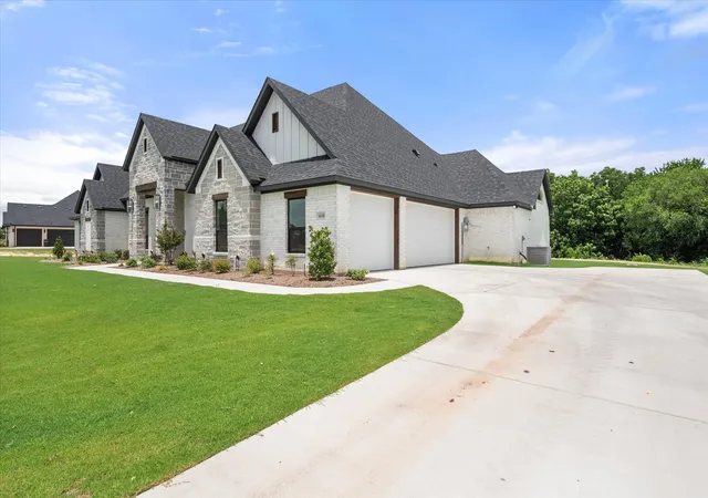 Photo 3 of Single family home for sale at 6610 Waggoner Wy, Midlothian, TX 76065 | MLS# 21285459 | Listing updated on 2026-09-12
