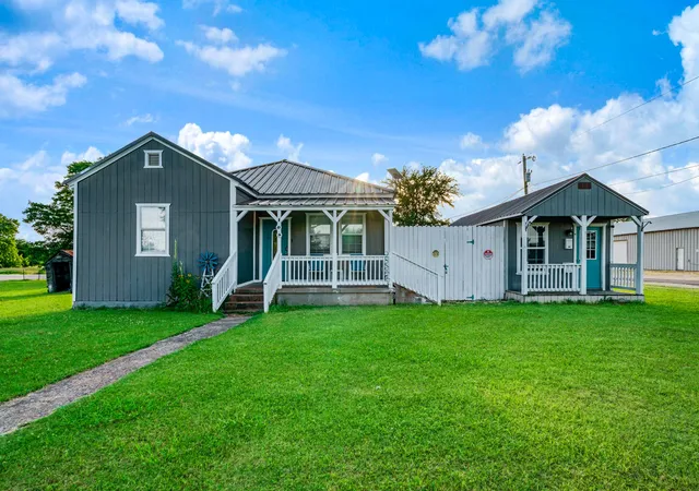 Photo 1 of Single family home for sale at 108 Nw 4, Fort Towson, OK 74735 | MLS# 21287157 | Listing updated on 2026-07-29