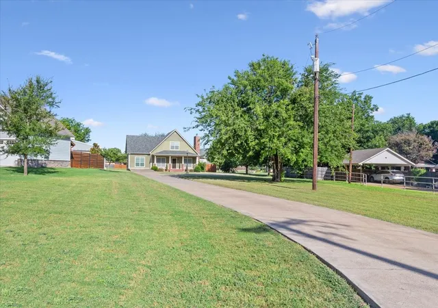 Photo 2 of Sale Pending at 744 N Old Robinson Rd, Robinson, TX 76706 | MLS# 21286083 | Listing updated on 2026-07-29
