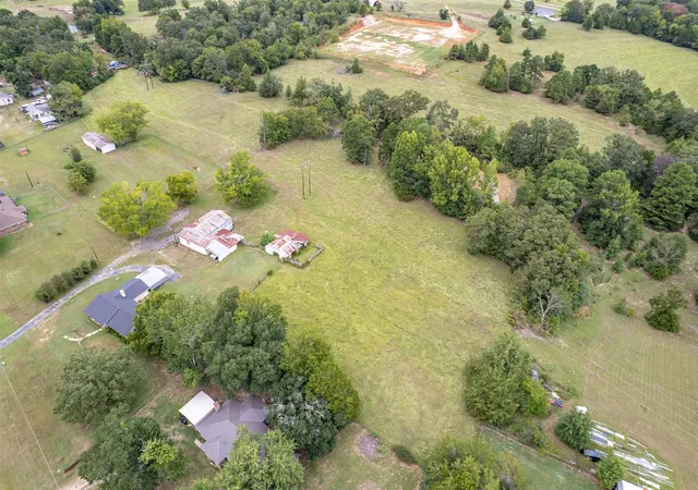 Photo 3 of Single family home for sale at 3015 E Us Hwy 80, Mineola, TX 75773 | MLS# 21287321 | Listing updated on 2026-10-05
