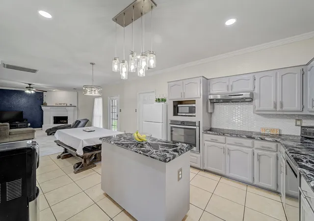 Photo 3 of Sale Pending at 115 Pullman Pl, Wylie, TX 75098 | MLS# 21286557 | Listing updated on 2026-07-29
