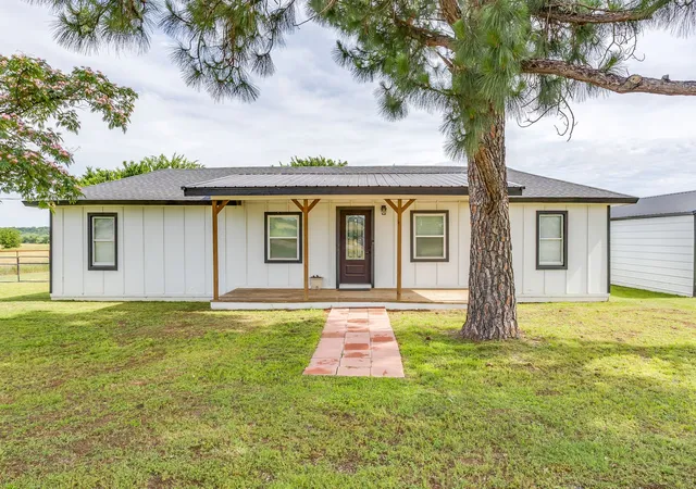 Photo 2 of Single family home for sale at 6296 Fm 1195, Mineral Wells, TX 76067 | MLS# 21287431 | Listing updated on 2026-10-01