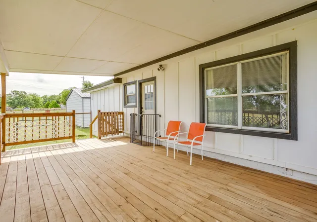 Photo 1 of Single family home for sale at 6296 Fm 1195, Mineral Wells, TX 76067 | MLS# 21287431 | Listing updated on 2026-10-01