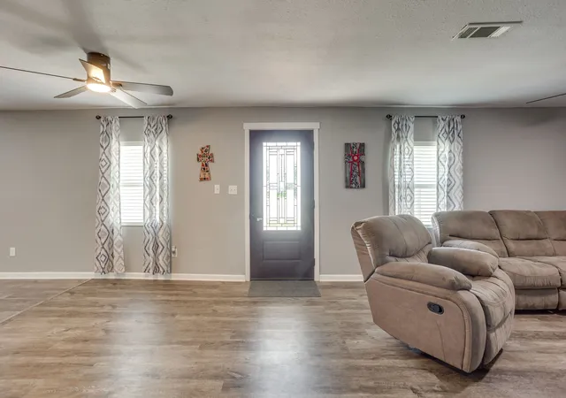 Photo 3 of Single family home for sale at 6296 Fm 1195, Mineral Wells, TX 76067 | MLS# 21287431 | Listing updated on 2026-10-01