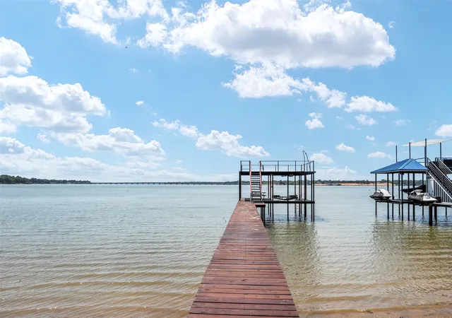 Photo 1 of Single family home for sale at 256 Sailfish Dr, Mabank, TX 75156 | MLS# 21287503 | Listing updated on 2026-09-08