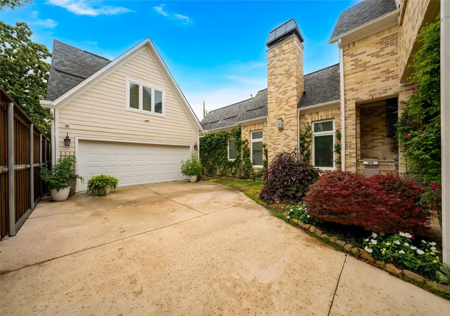 Photo 3 of Single family home for sale at 5134 Vanderbilt Ave, Dallas, TX 75206 | MLS# 21287036 | Listing updated on 2026-09-14