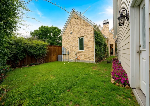 Photo 4 of Single family home for sale at 5134 Vanderbilt Ave, Dallas, TX 75206 | MLS# 21287036 | Listing updated on 2026-09-14