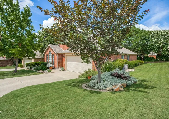 Photo 1 of Single family home for sale at 504 Mariner Dr, Rockwall, TX 75032 | MLS# 21280202 | Listing updated on 2026-09-08
