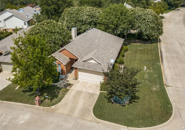 Photo 2 of Single family home for sale at 504 Mariner Dr, Rockwall, TX 75032 | MLS# 21280202 | Listing updated on 2026-09-08