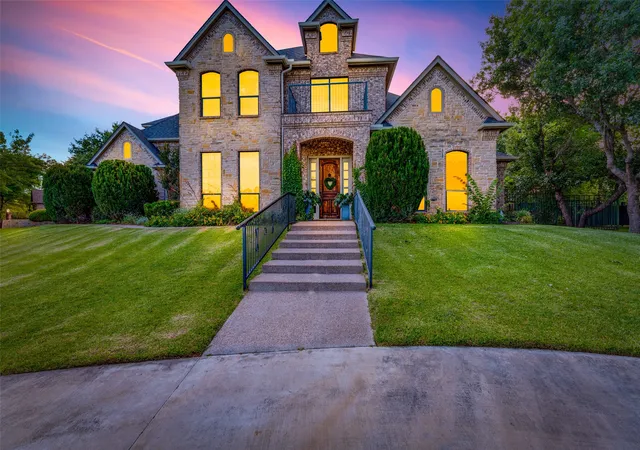 Photo 1 of Sale Pending at 114 Southwest Dr, Aledo, TX 76008 | MLS# 21285638 | Listing updated on 2026-10-05