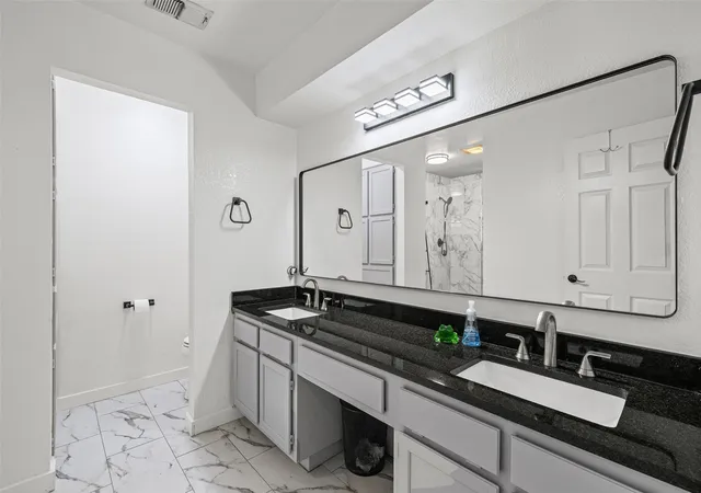 Photo 3 of Single family home for sale at 3905 Driskell Blvd, Fort Worth, TX 76107 | MLS# 21287878 | Listing updated on 2026-09-08