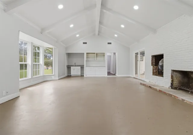 Photo 2 of Single family home for sale at 325 Sunset Blvd, Lufkin, TX 75904 | MLS# 21286225 | Listing updated on 2026-09-14