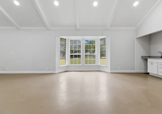 Photo 3 of Single family home for sale at 325 Sunset Blvd, Lufkin, TX 75904 | MLS# 21286225 | Listing updated on 2026-09-14