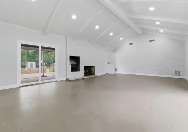 Photo 3 of Single family home for sale at 325 Sunset Blvd, Lufkin, TX 75904 | MLS# 21286225 | Listing updated on 2026-09-14