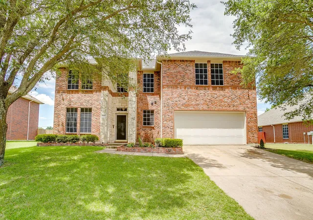 Photo 1 of Single family home for sale at 1607 Willow Ln, Cedar Hill, TX 75104 | MLS# 21266204 | Listing updated on 2026-09-13