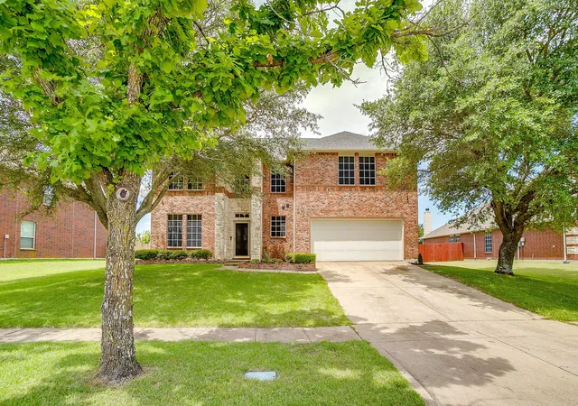 Photo 2 of Single family home for sale at 1607 Willow Ln, Cedar Hill, TX 75104 | MLS# 21266204 | Listing updated on 2026-09-13