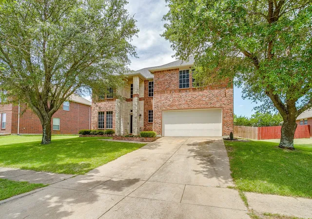 Photo 3 of Single family home for sale at 1607 Willow Ln, Cedar Hill, TX 75104 | MLS# 21266204 | Listing updated on 2026-09-13