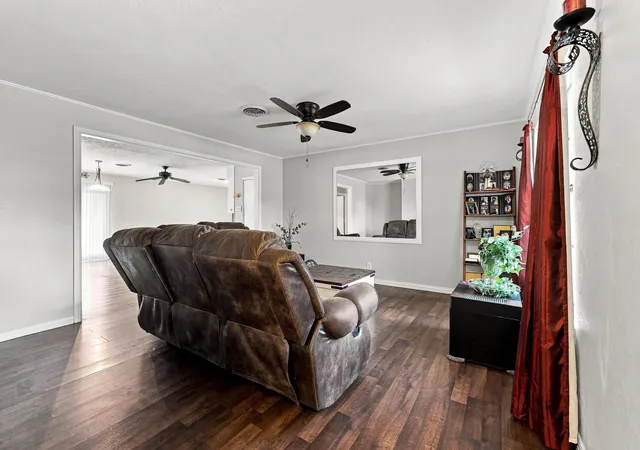 Photo 4 of Single family home for sale at 121 S Imperial Dr, Denison, TX 75020 | MLS# 21288183 | Listing updated on 2026-10-06