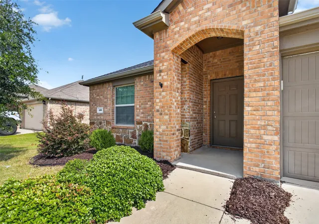 Photo 2 of Single family home for sale at 416 Azalea Dr, Nevada, TX 75173 | MLS# 21287983 | Listing updated on 2026-09-10