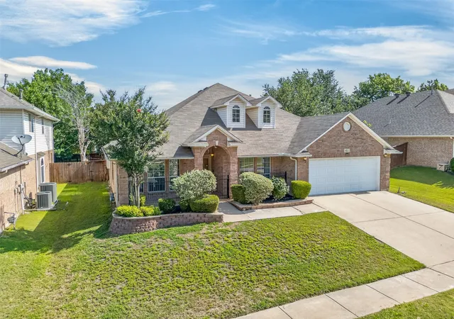 Photo 2 of Single family home for sale at 4821 Diamond Trace Trl, Fort Worth, TX 76244 | MLS# 21288257 | Listing updated on 2026-09-15