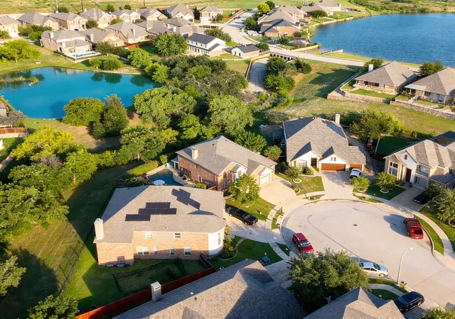 Photo 2 of Single family home for sale at 4541 Seventeen Lakes Ct, Roanoke, TX 76262 | MLS# 21287342 | Listing updated on 2026-10-01