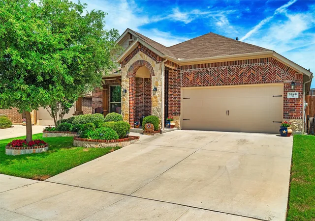 Photo 2 of Sale Pending at 5648 Salt Springs Dr, Fort Worth, TX 76179 | MLS# 21287515 | Listing updated on 2026-07-31