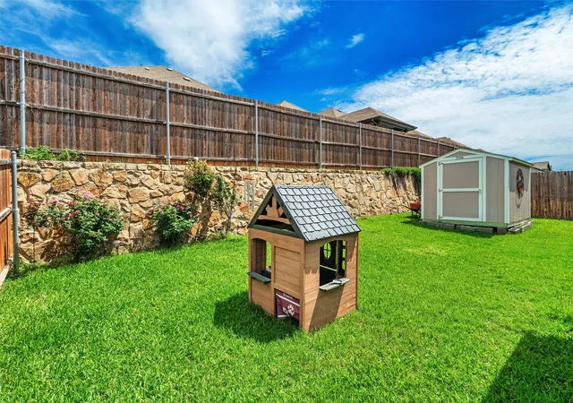 Photo 3 of Sale Pending at 5648 Salt Springs Dr, Fort Worth, TX 76179 | MLS# 21287515 | Listing updated on 2026-07-31