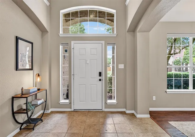Photo 3 of Single family home for sale at 812 Cascades Dr, Allen, TX 75002 | MLS# 21281309 | Listing updated on 2026-09-12