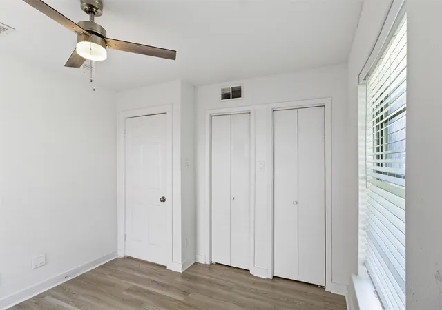 Photo 3 of Single family home for sale at 2942 Townsend Dr, Dallas, TX 75229 | MLS# 21280613 | Listing updated on 2026-08-01