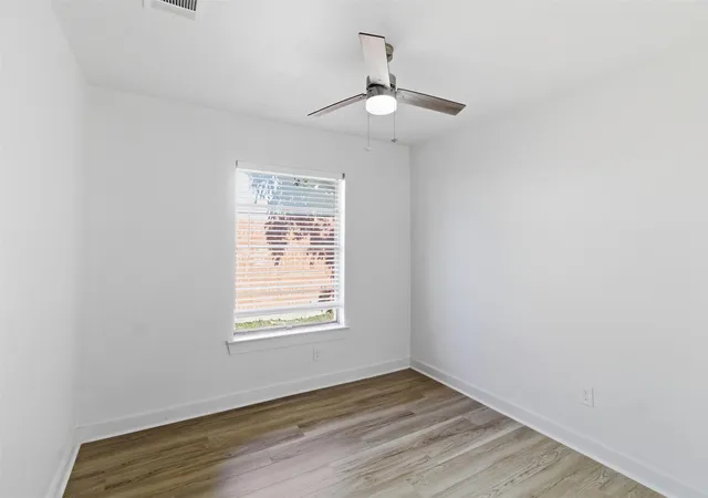 Photo 4 of Single family home for sale at 2942 Townsend Dr, Dallas, TX 75229 | MLS# 21280613 | Listing updated on 2026-08-01