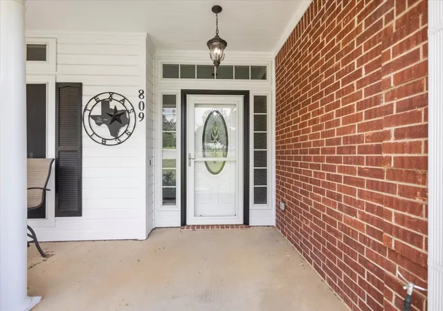 Photo 3 of Single family home for sale at 809 Jack Dr, Lindale, TX 75771 | MLS# 21286849 | Listing updated on 2026-10-03