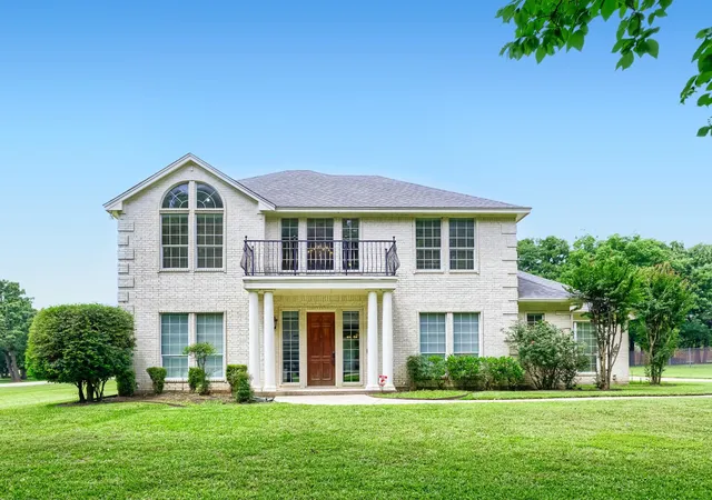 Photo 1 of Single family home for sale at 3601 Cliffwood Dr, Alvarado, TX 76009 | MLS# 21268947 | Listing updated on 2026-09-15