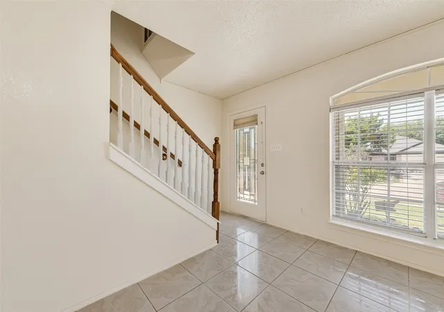 Photo 3 of Sale Pending at 1412 Santa Elena Plz, Dallas, TX 75211 | MLS# 21286129 | Listing updated on 2026-09-17