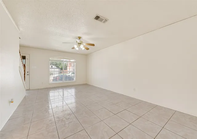 Photo 4 of Sale Pending at 1412 Santa Elena Plz, Dallas, TX 75211 | MLS# 21286129 | Listing updated on 2026-09-17