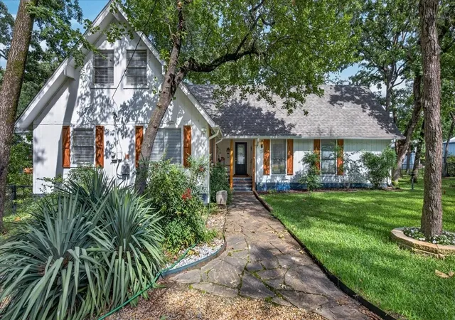 Photo 1 of Sale Pending at 110 Punto Pescader St, Gun Barrel City, TX 75156 | MLS# 21289312 | Listing updated on 2026-09-14