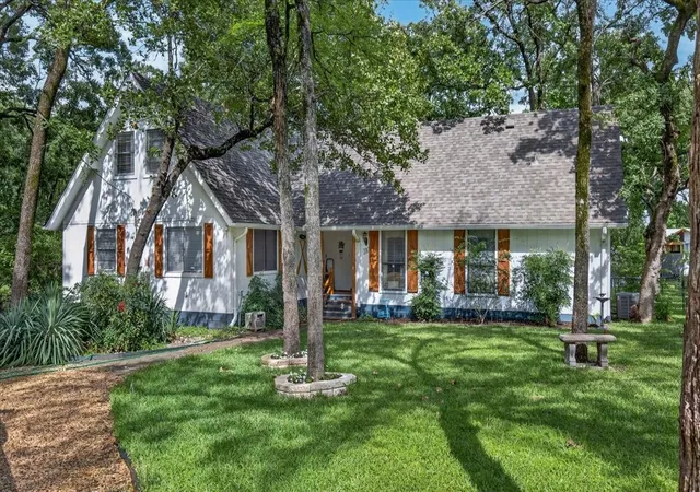 Photo 2 of Sale Pending at 110 Punto Pescader St, Gun Barrel City, TX 75156 | MLS# 21289312 | Listing updated on 2026-09-14