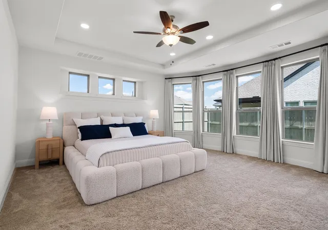 Photo 4 of Single family home for sale at 409 Horizon Wy, Justin, TX 76247 | MLS# 21289351 | Listing updated on 2026-10-07