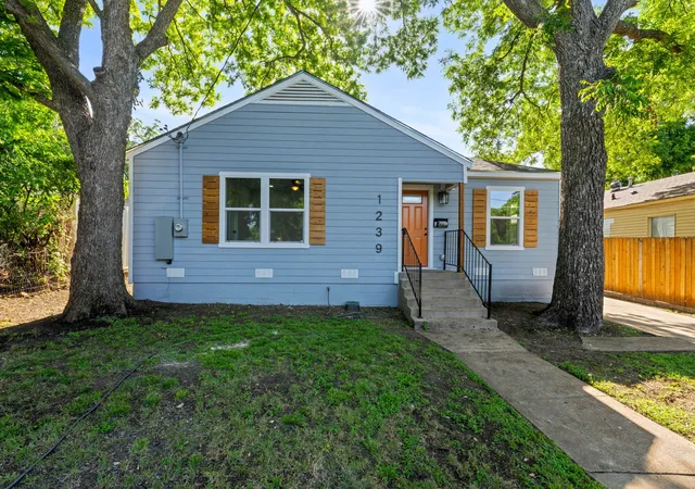 Photo 1 of Single family home for sale at 1239 Tarpley Ave, Dallas, TX 75211 | MLS# 21288978 | Listing updated on 2026-09-12