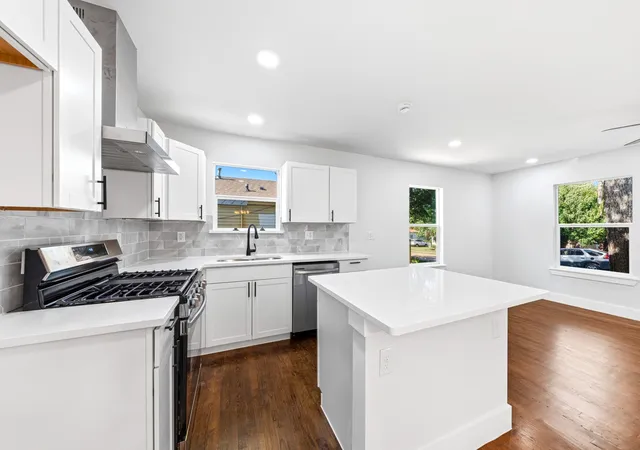 Photo 3 of Single family home for sale at 1239 Tarpley Ave, Dallas, TX 75211 | MLS# 21288978 | Listing updated on 2026-09-12