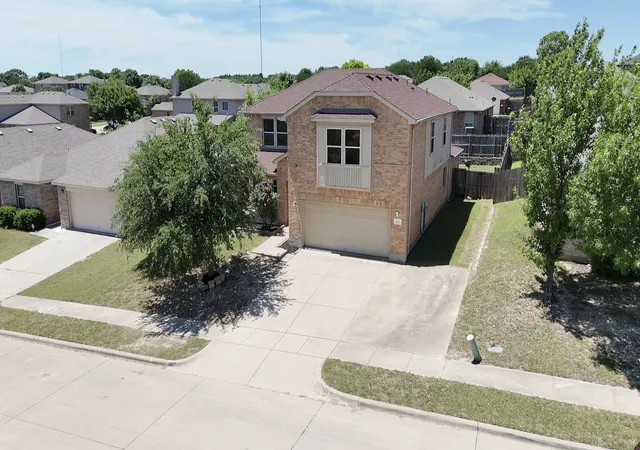 Photo 1 of Single family home for sale at 512 Tunnel St, Cedar Hill, TX 75104 | MLS# 21289161 | Listing updated on 2026-09-09