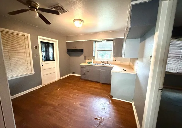 Photo 3 of Single family home for sale at 3044 Karla Cir, Shreveport, LA 71118 | MLS# 21289598 | Listing updated on 2026-07-31