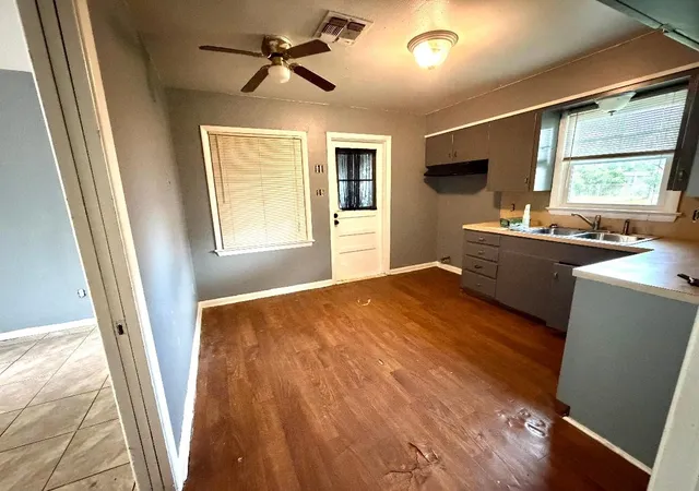 Photo 3 of Single family home for sale at 3044 Karla Cir, Shreveport, LA 71118 | MLS# 21289598 | Listing updated on 2026-07-31